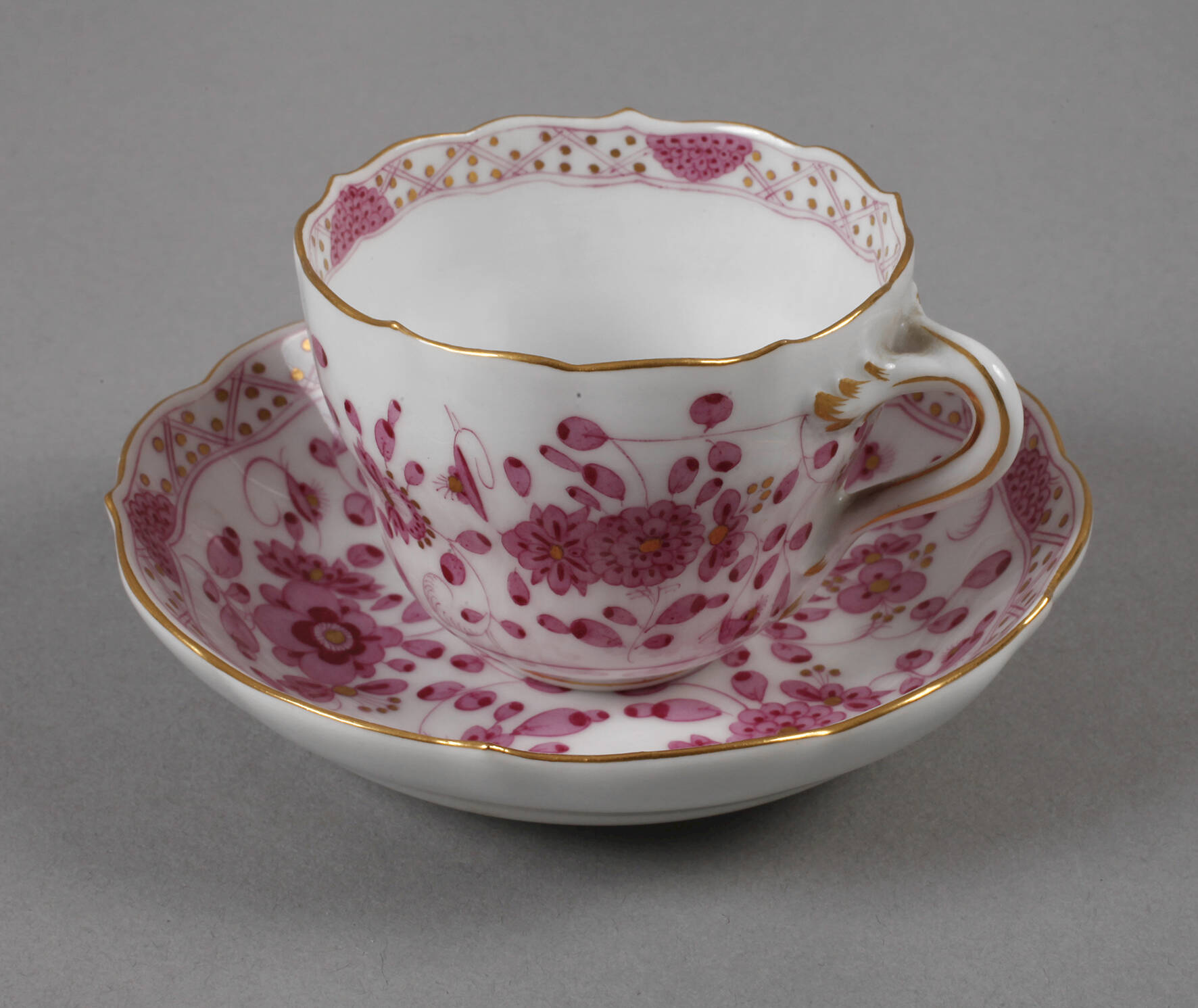 Meissen Mokkatasse "Indische Malerei, purpur"