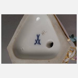 Meissen Amorette "Un me suffit - Eines genügt mir"