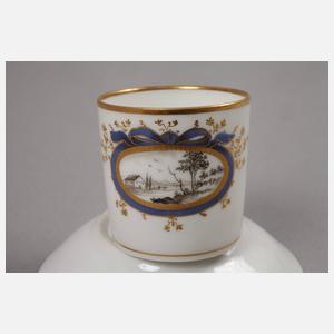 Nymphenburg Mokkatasse mit Grisaillemalerei