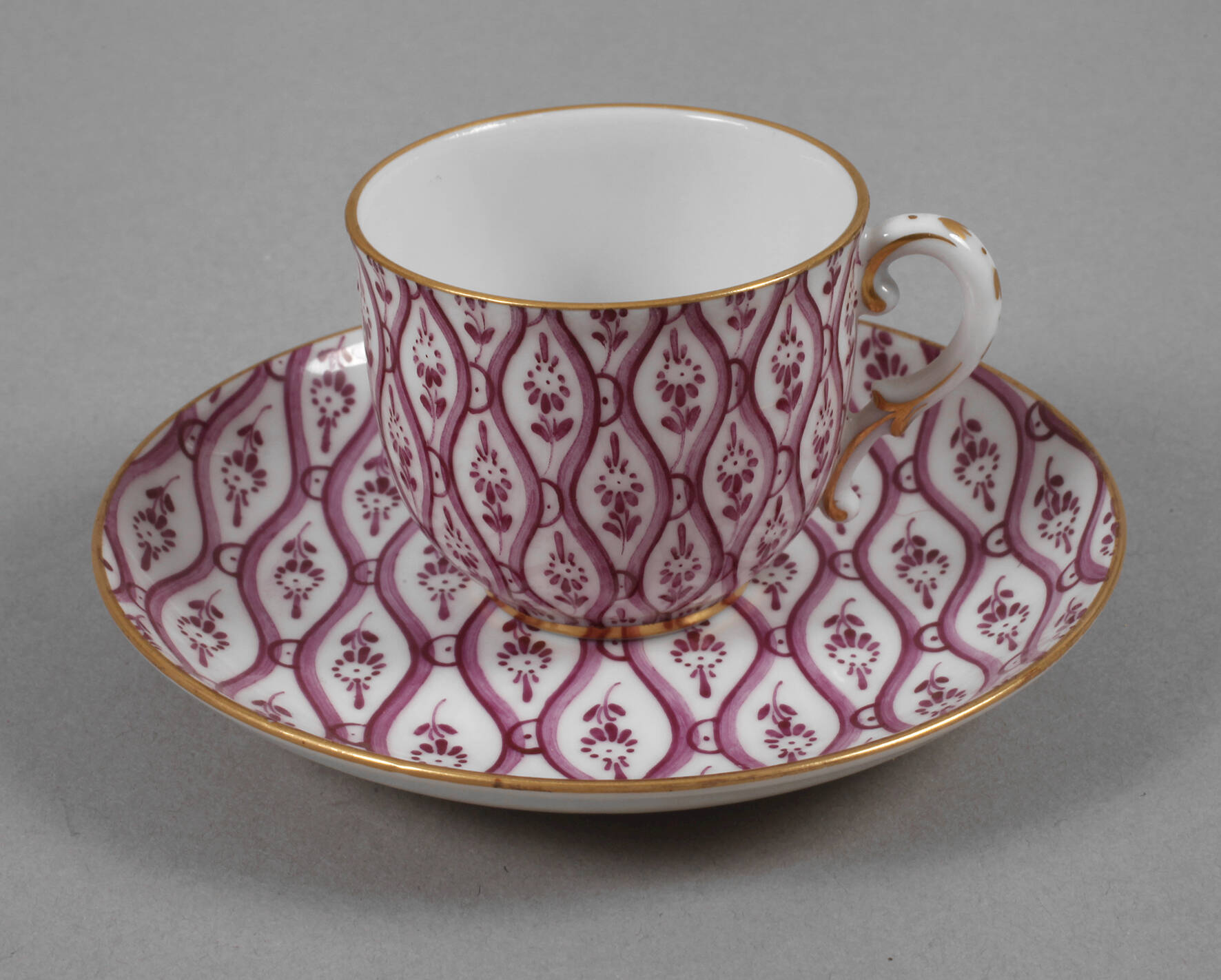 Nymphenburg Mokkatasse "Purpur Tapete"