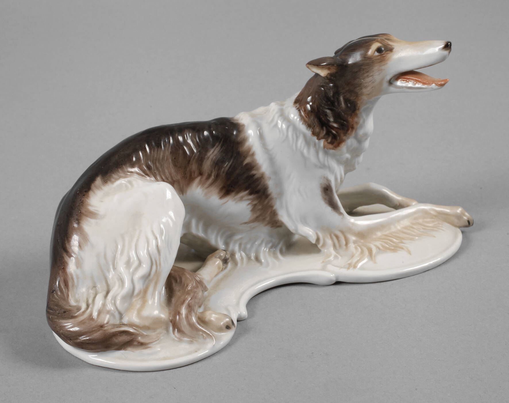 Rosenthal liegender Barsoi