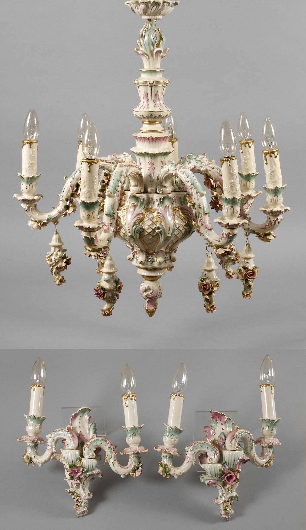 Volkstedt Kronleuchter und Paar Wandleuchter