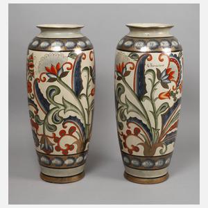 Paar italienische Majolikavasen