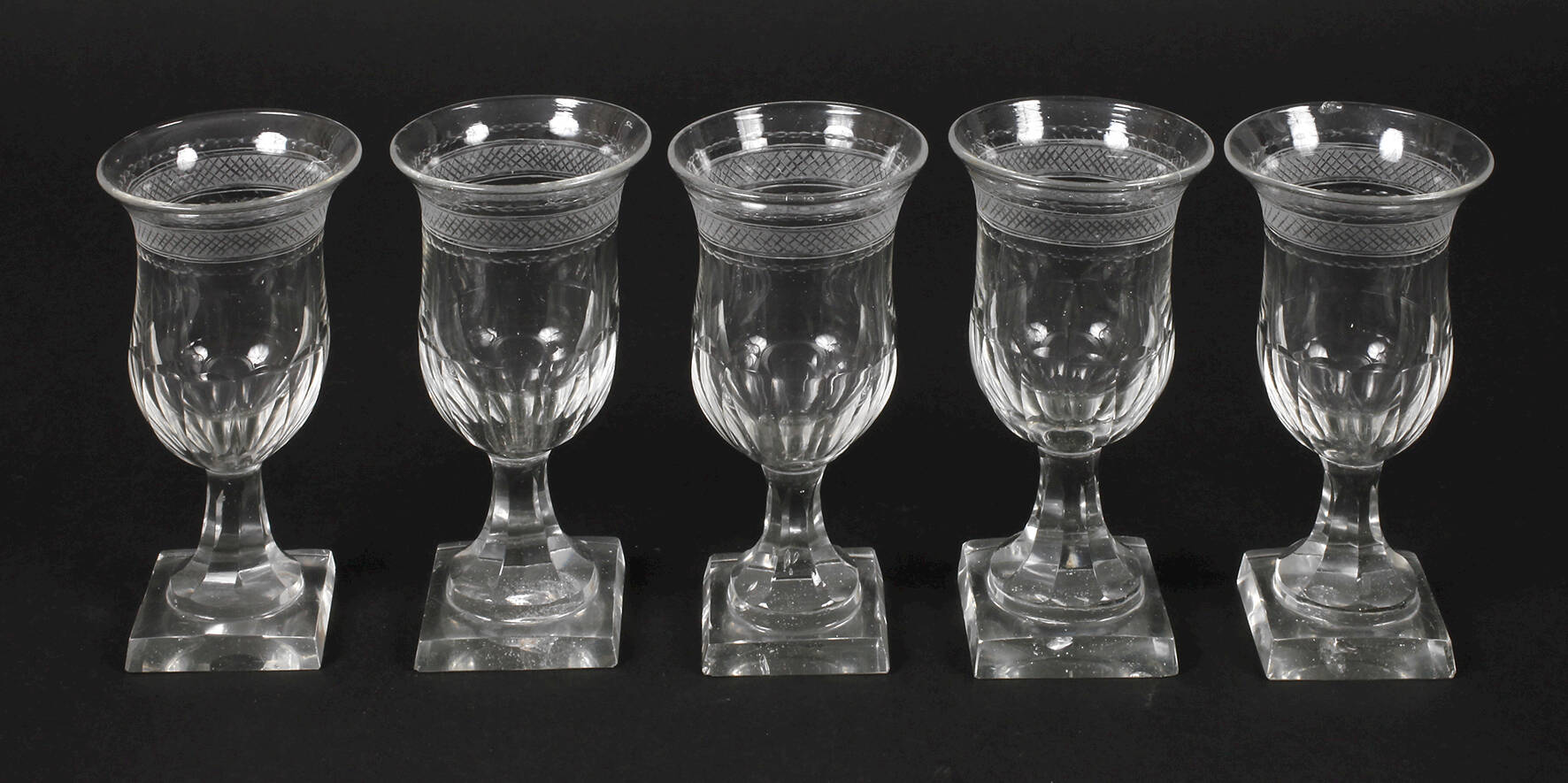 Fünf Weingläser Biedermeier