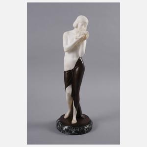 Chryselephantin Mädchenhalbakt mit Blütenbukett