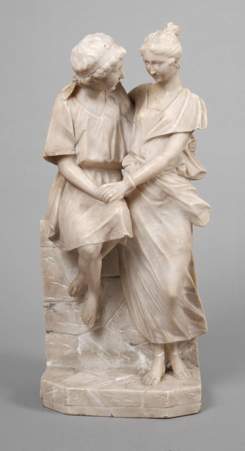 Marmorfigur zwei Freundinnen