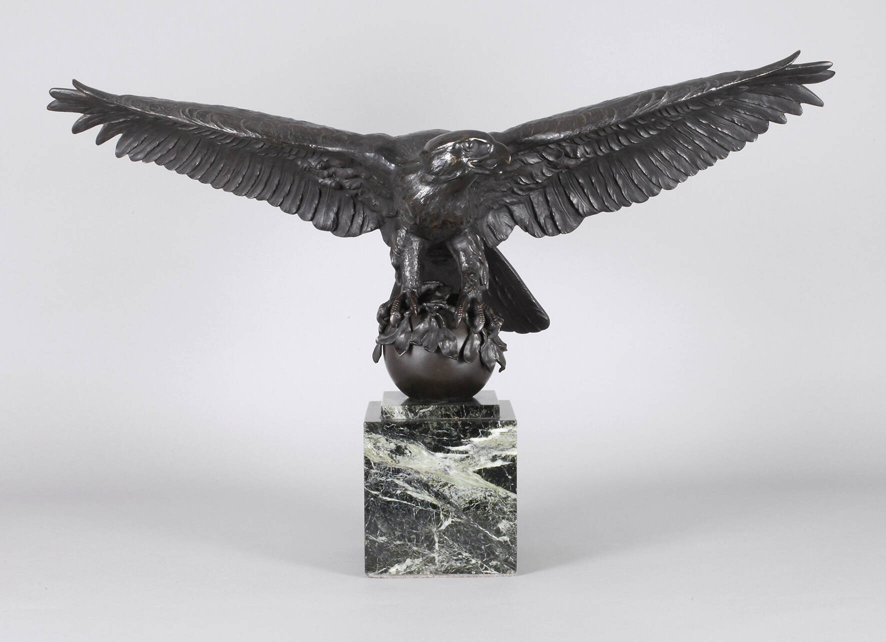 Anton Büschelberger, Adler auf Kugel