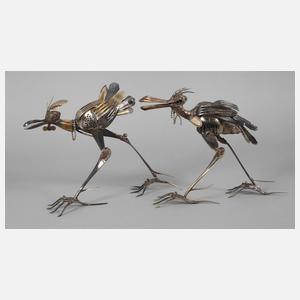 Zwei Vögel als abstrakte Besteckinstallation