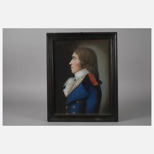 Junger Mann im Hausmantel