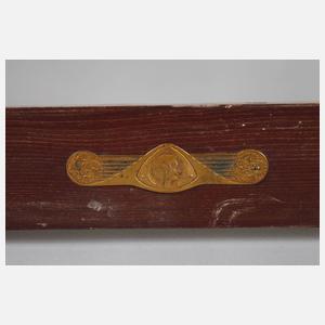 Jugendstilrahmen mit Messingapplikationen