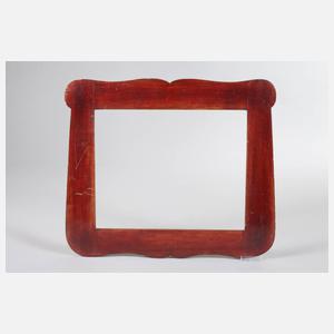 Drei rotbraune Jugendstilrahmen