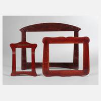 Drei rotbraune Jugendstilrahmen111