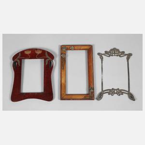 Zwei Jugendstilrahmen und Rahmenapplikation