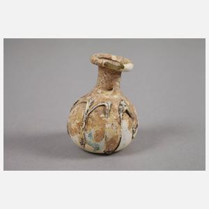 Zwei kleine antike Glasgefäße