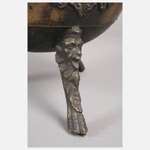 Historisierender Grapen