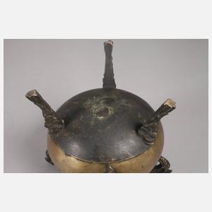 Historisierender Grapen