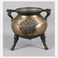 Historisierender Grapen111