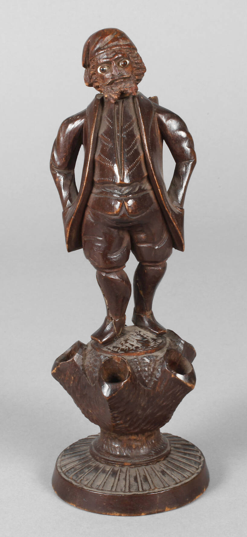 Figürliche Schnitzerei