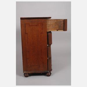 Barocke vierschübige Miniaturkommode