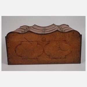 Barocke vierschübige Miniaturkommode