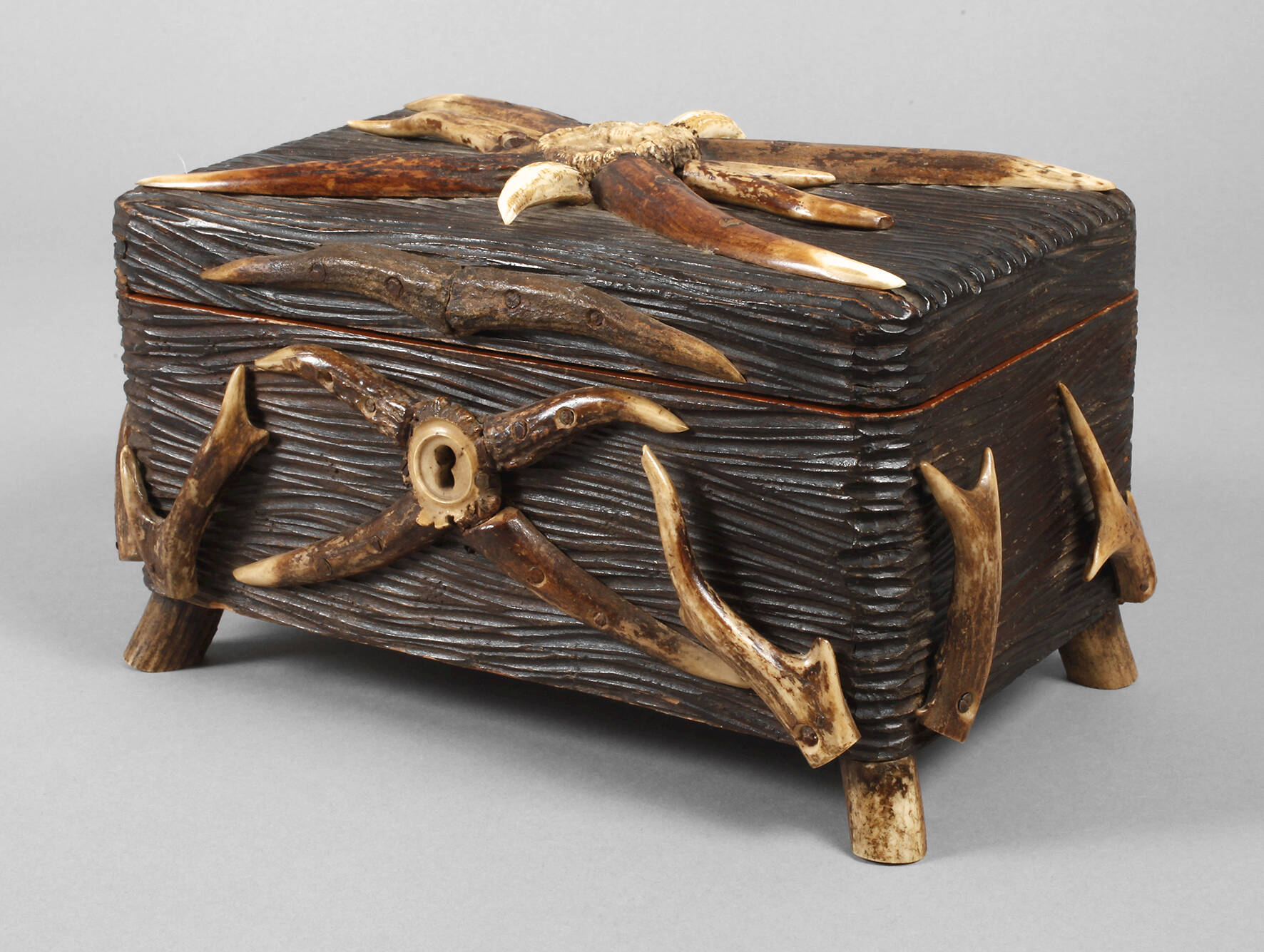 Jagdliche Deckeldose