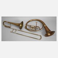 Zwei Blechblasinstrumente111