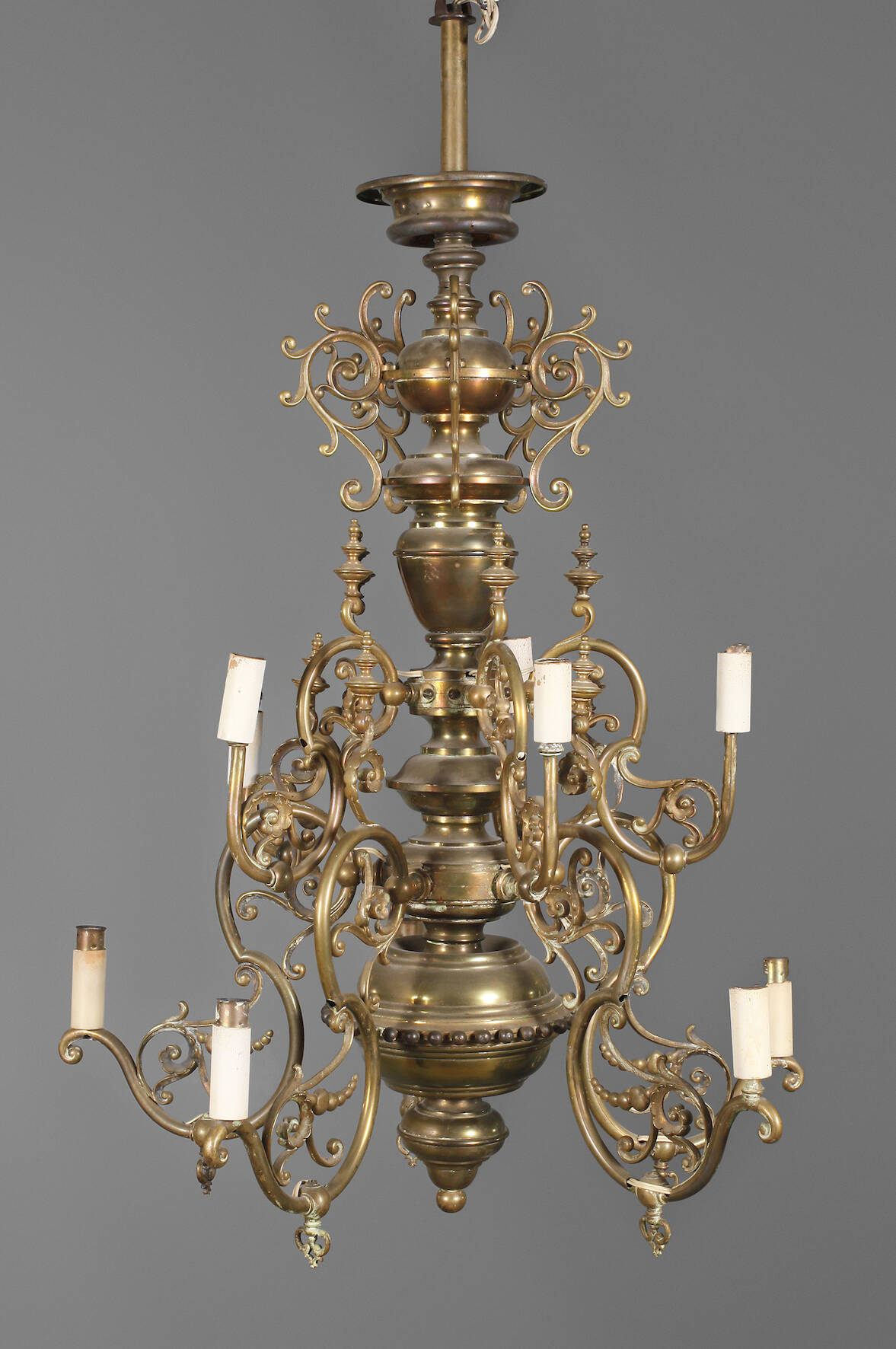 Großer Deckenlüster