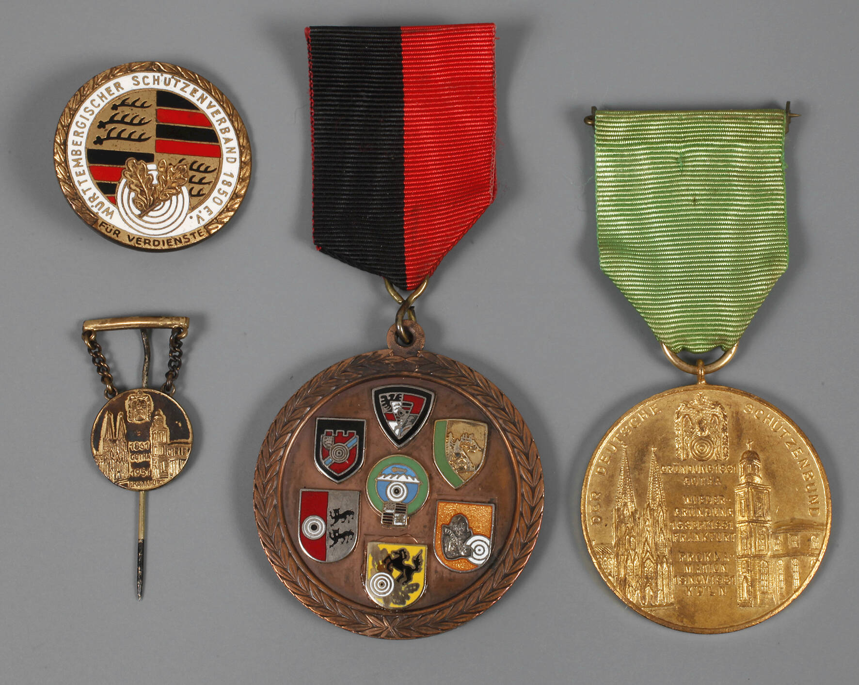 Drei Schützenmedaillen