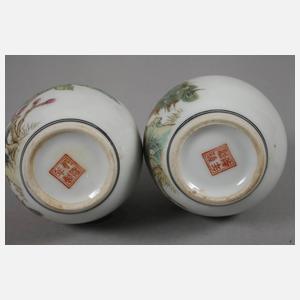 Paar Miniaturvasen Famille rose