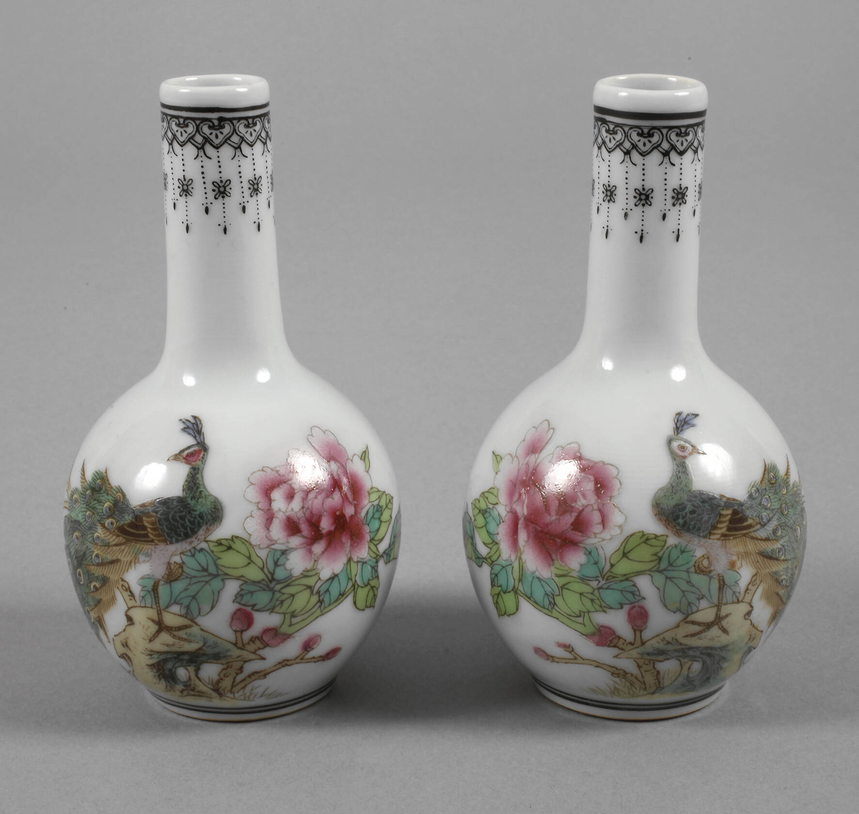 Paar Miniaturvasen Famille rose