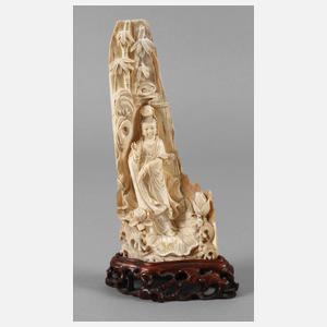 Feine Elfenbeinschnitzerei