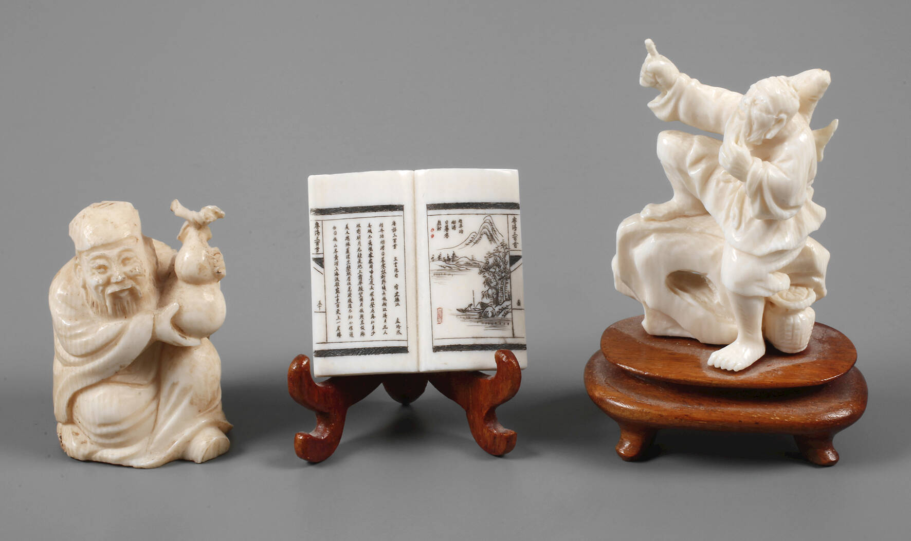 Drei Elfenbeinschnitzereien