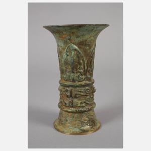 Zwei Bronzearbeiten China