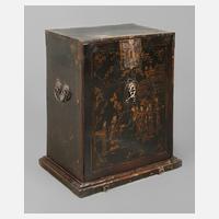 Kleiner Lackschrank111