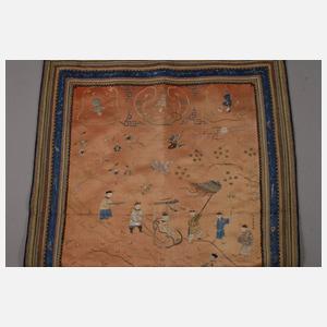 Feine Seidenstickerei