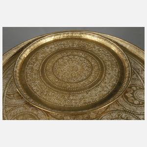 Große geschnitzte Schlachtenszene