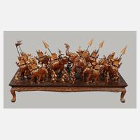 Große geschnitzte Schlachtenszene111