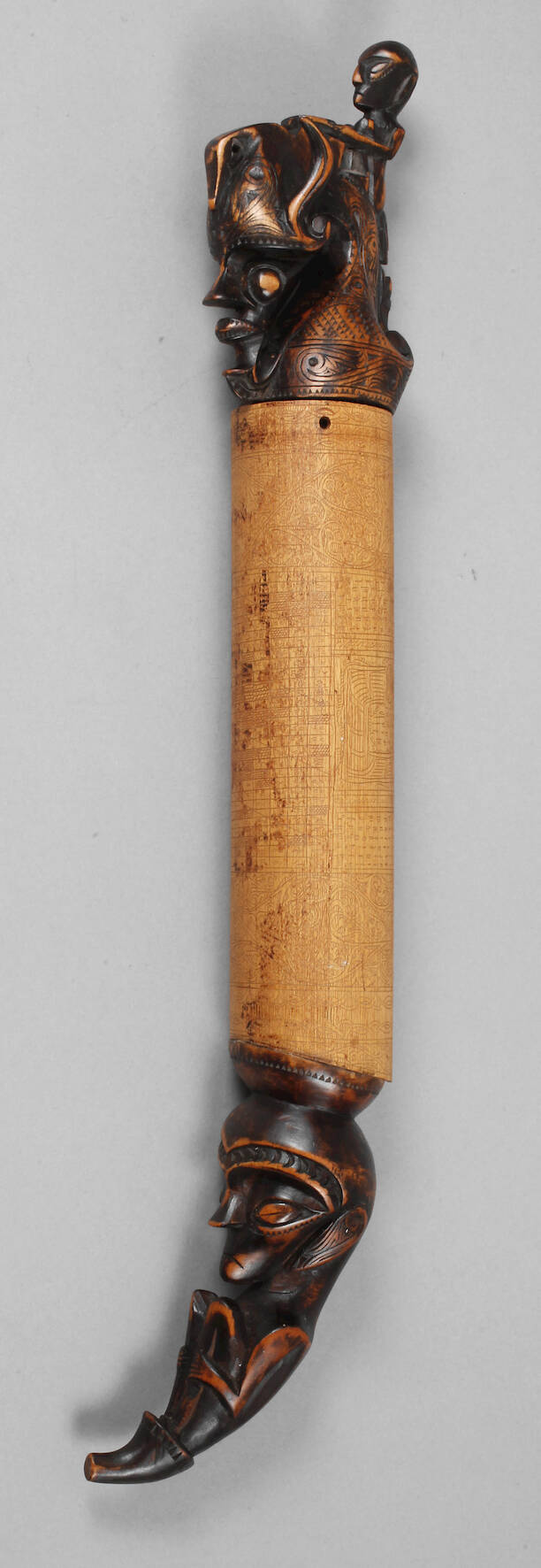 Behälter für eine Sutra-Rolle