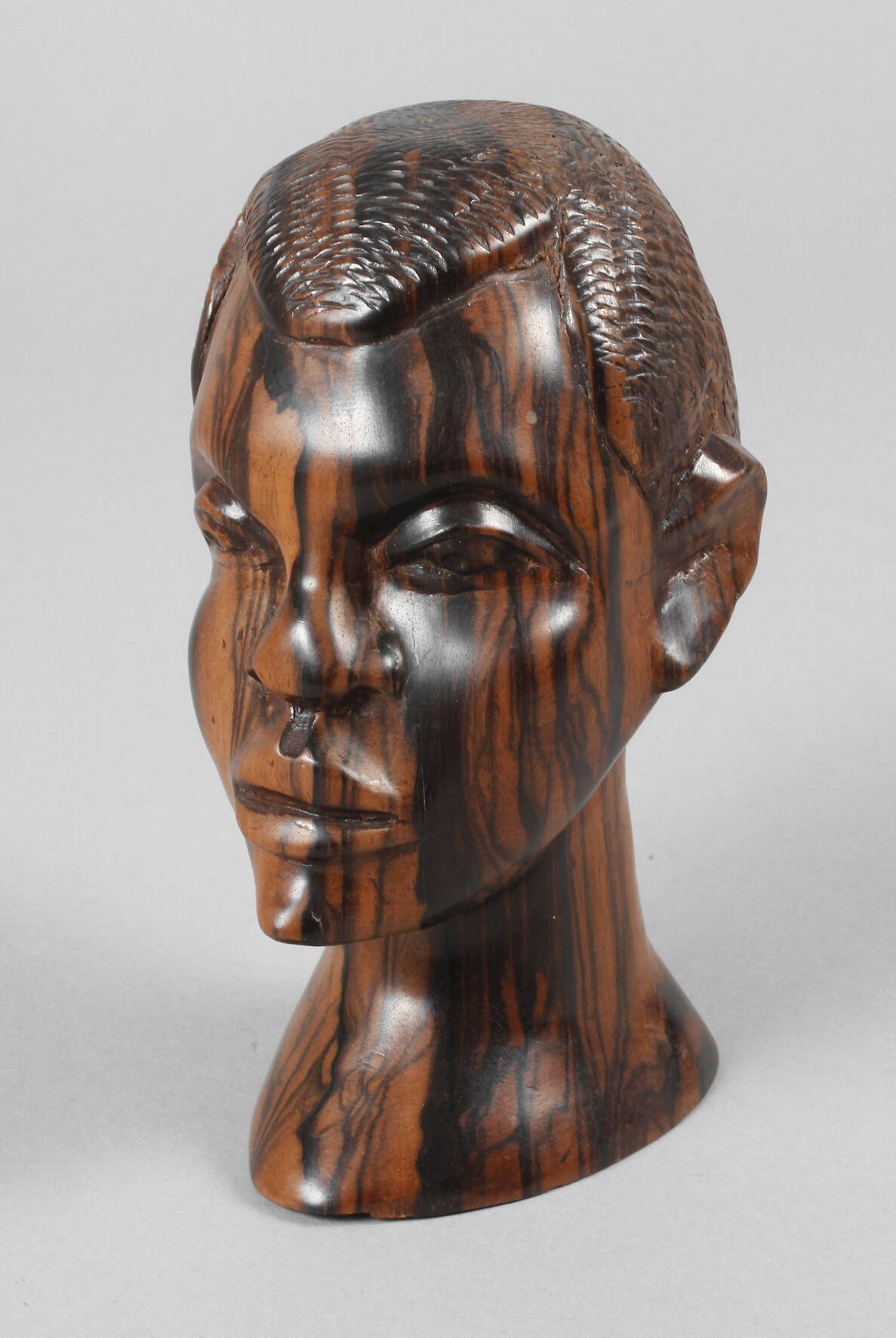 Figürliche Schnitzerei