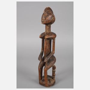 Drei figürliche Schnitzereien