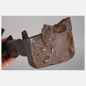 Geschnitzte Ahnenfigur