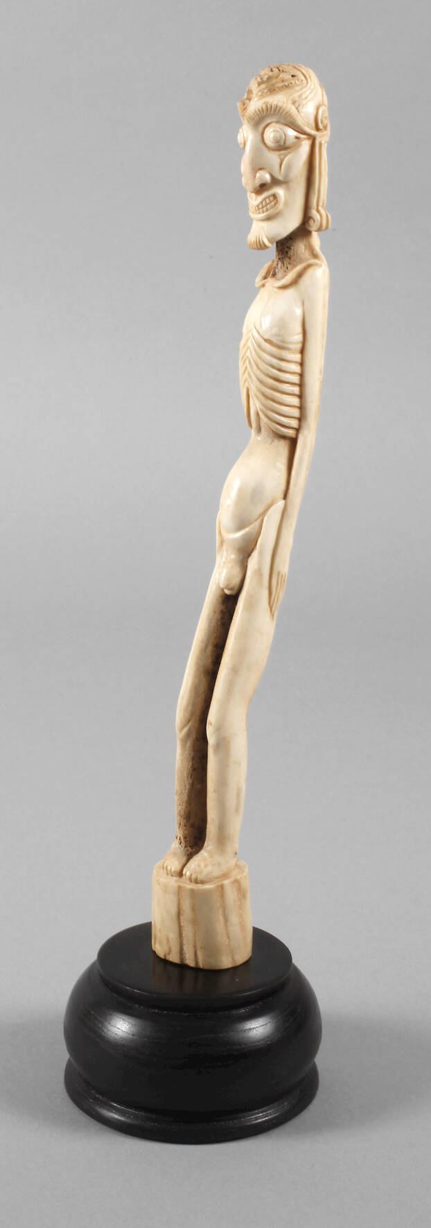 Beinschnitzerei Ozeanien