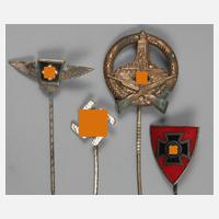 Konvolut NS-Kleinabzeichen111