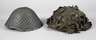 Zwei Infanteriehelme
