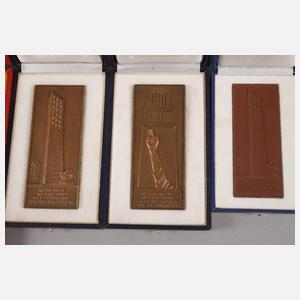 Konvolut Plaketten Buchenwald/Sachsenhausen