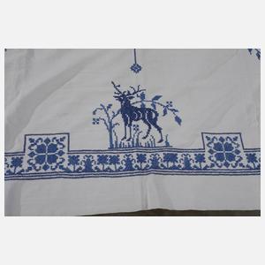 Tischdecke mit gesticktem Hirschmotiv