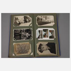 Zwei militärische Alben