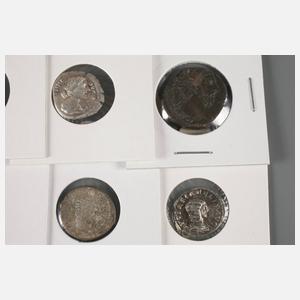 Zehn Münzen der Antoninen und Severer