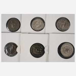 Sechs Münzen der Severer