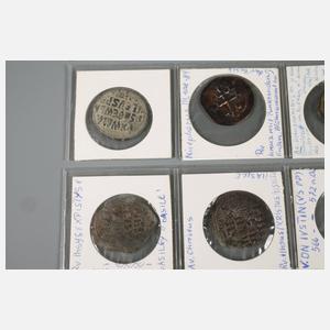 Acht byzantinische Münzen